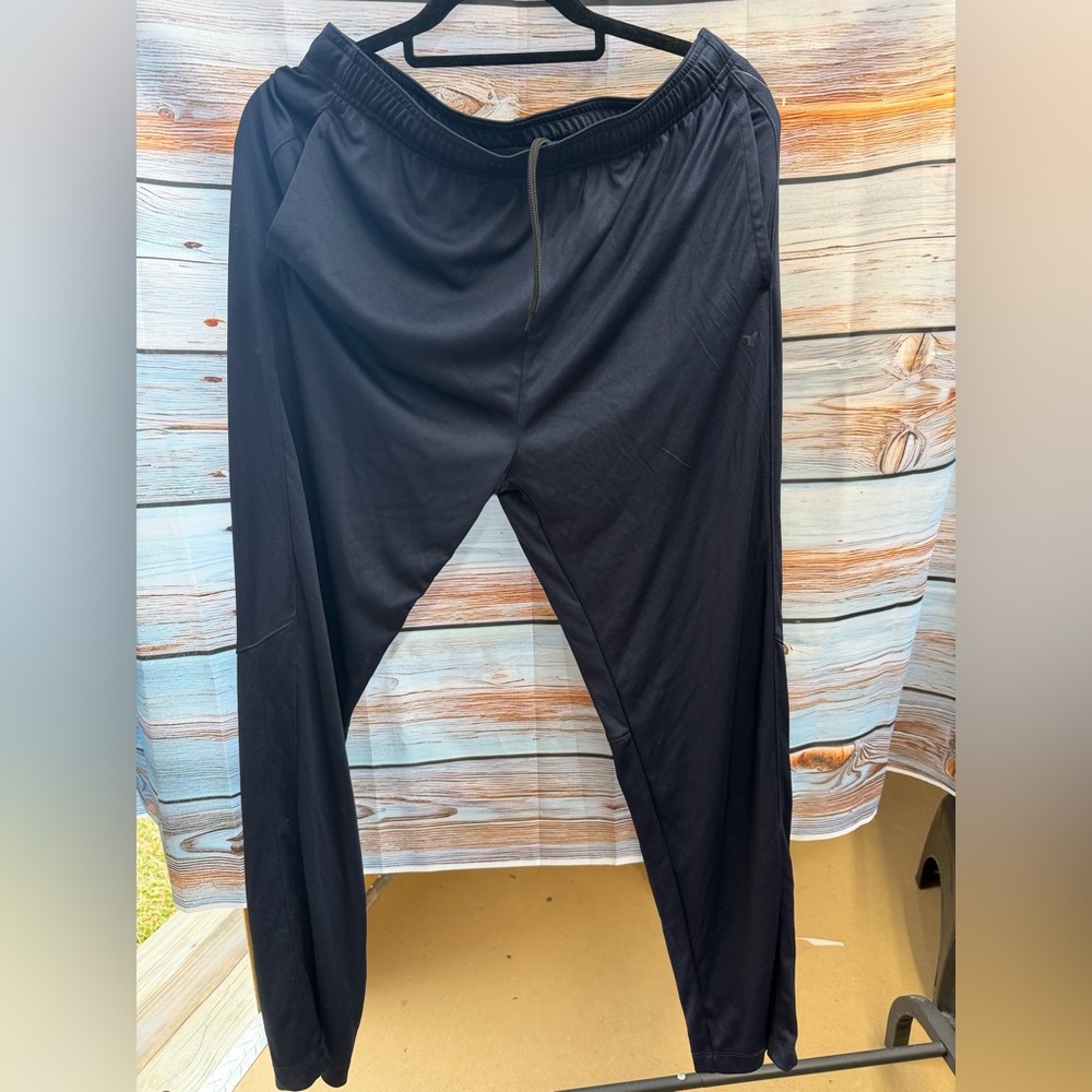 Boys old Navy go Dri -Jogger Pants. Color Navy